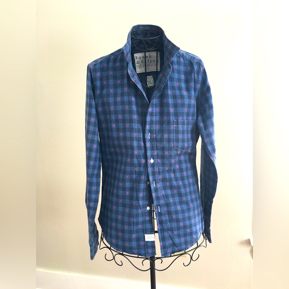 Frank & Eileen Barry Italian cotton button down shirt